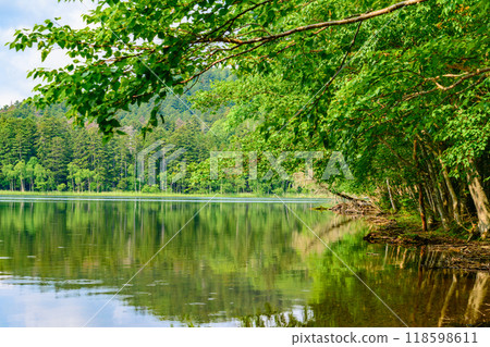Eastern Hokkaido: Silent Lake Onneto 118598611
