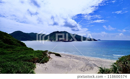 沖繩縣慶良間群島嘉熙島的海岸風光 118600374