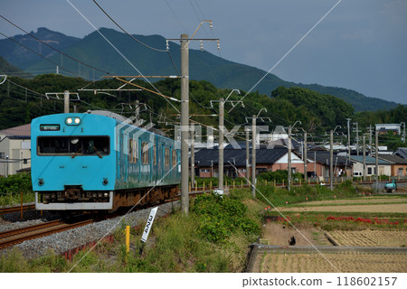 紀伊國線運行的兩列113系2000系普通列車 紀伊國線運行的兩列113系2000系普通列車 118602157