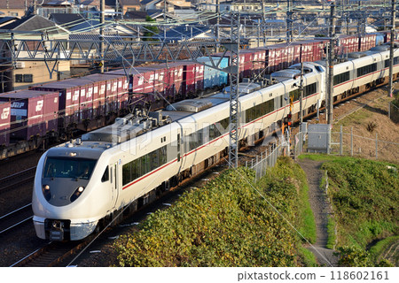 東海道線運行的289系列特急Kounotori 118602161