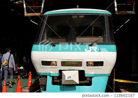 Suita General Rolling Stock Depot Open to the Public Kuro 380 118602187