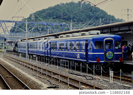 2006 SL Kita Biwako 與 3 輛 12 系列賽車一起行駛 2006 SL Kita Biwako 與 3 輛 12 系列賽車一起行駛 118602188