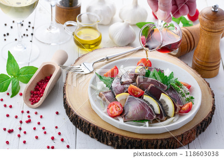 Bonito seared carpaccio 118603038