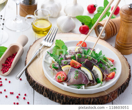Bonito seared carpaccio Bonito seared carpaccio 118603051