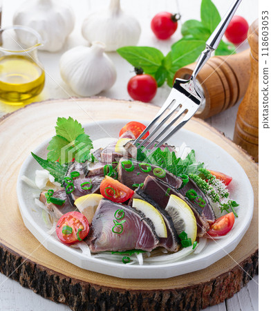 Bonito seared carpaccio Bonito seared carpaccio 118603053