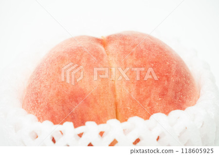 Peaches with net Peaches with net 118605925