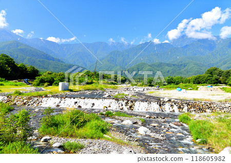 Komashiro Bridge / Looking upstream from the Otake River (Hokuto City, Yamanashi Prefecture) [September 2024] 118605982