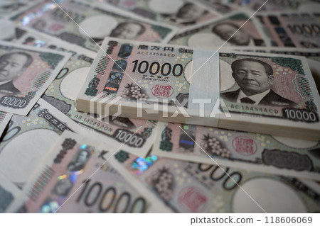 大量新版萬日元紙幣 大量新版萬日元紙幣 118606069