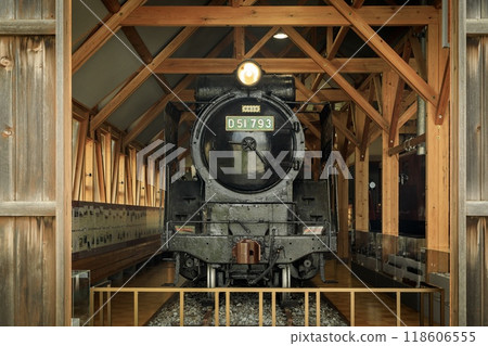 長濱市長濱鐵道廣場(北陸線電氣化紀念館)展出的車輛 長濱市長濱鐵道廣場(北陸線電氣化紀念館)展出的車輛 118606555
