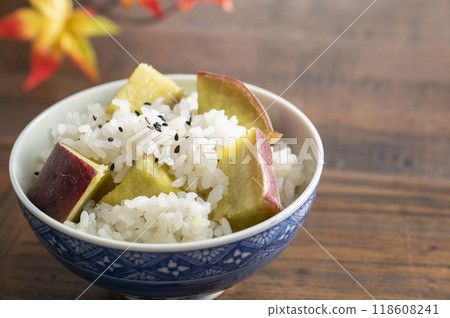Delicious sweet potato rice Delicious sweet potato rice 118608241