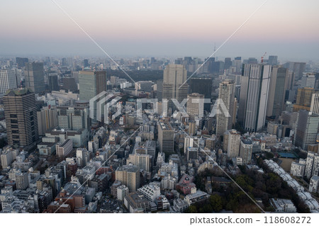 Aerial view of Akasaka, Tameike-sanno, and Toranomon (from above Roppongi, December 2023) 118608272