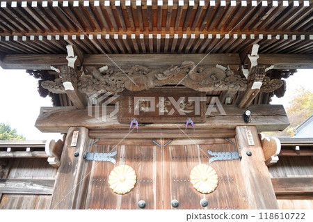 慶山源心寺是位於19號國道山側的一座大寺廟。這裡環境幽靜,寺廟裡的雕刻也很精美。 慶山源心寺是位於19號國道山側的一座大寺廟。這裡環境幽靜,寺廟裡的雕刻也很精美。 118610722