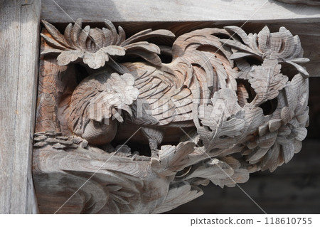 The Soshu Hodokyozan Genshinji Temple is a large temple that stands on the mountain side of National Route 19. It is in a quiet environment and the carvings of the temple are wonderful. The Soshu Hodokyozan Genshinji Temple is a large temple that stands on the mountain side of National Route 19. It is in a quiet environment and the carvings of the temple are wonderful. 118610755