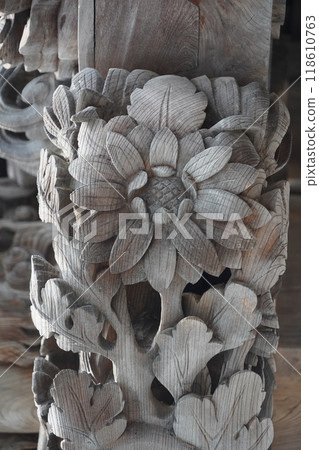 The Soshu Hodokyozan Genshinji Temple is a large temple that stands on the mountain side of National Route 19. It is in a quiet environment and the carvings of the temple are wonderful. The Soshu Hodokyozan Genshinji Temple is a large temple that stands on the mountain side of National Route 19. It is in a quiet environment and the carvings of the temple are wonderful. 118610763