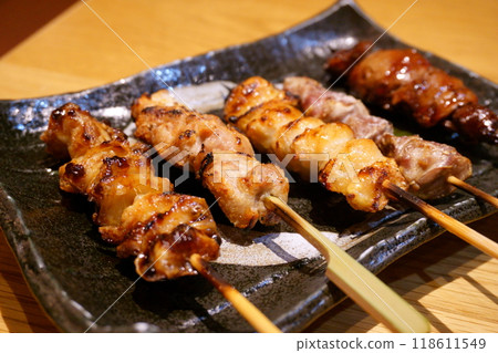5 skewers of yakitori 5 skewers of yakitori 118611549