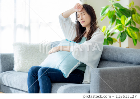 頭痛的女人沙發 118613127