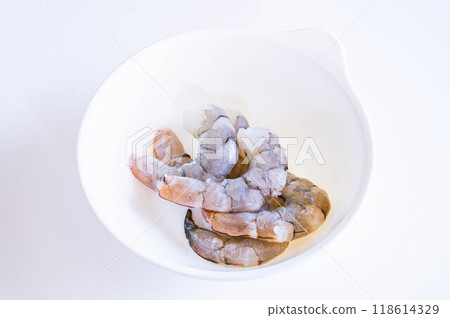 Deveined vannamei shrimp Deveined vannamei shrimp 118614329