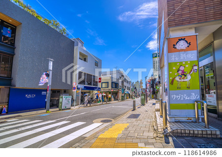 Tokyo cityscape in Japan in September. View of Tokyu Railway Sakurashinmachi Station and other areas on the 15th 118614986