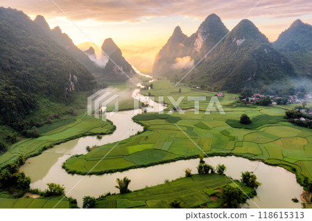 Rice terrace paddle field in sunrise at Phong Nam, Trung Khanh, Cao Bang, Vietnam Rice terrace paddle field in sunrise at Phong Nam, Trung Khanh, Cao Bang, Vietnam 118615313