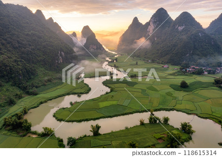 Rice terrace paddle field in sunrise at Phong Nam, Trung Khanh, Cao Bang, Vietnam Rice terrace paddle field in sunrise at Phong Nam, Trung Khanh, Cao Bang, Vietnam 118615314
