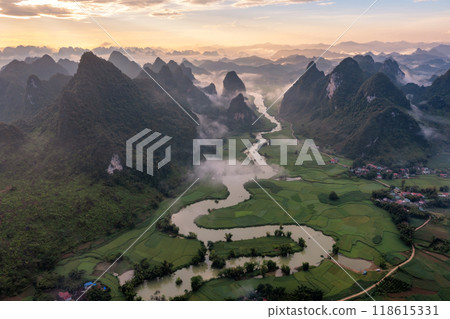 Rice terrace paddle field in sunrise at Phong Nam, Trung Khanh, Cao Bang, Vietnam 118615331