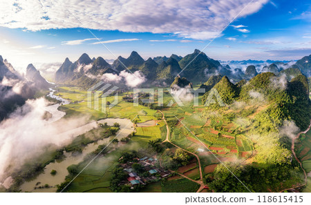 Rice terrace paddle field in sunrise at Phong Nam, Trung Khanh, Cao Bang, Vietnam Rice terrace paddle field in sunrise at Phong Nam, Trung Khanh, Cao Bang, Vietnam 118615415