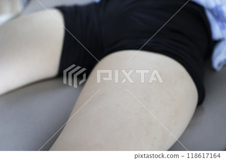 Woman's thick thighs Woman's thick thighs 118617164