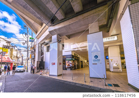 日本九月的川崎城市景觀。二子新地站東口、商店街、站前通松榮會等景觀 118617456