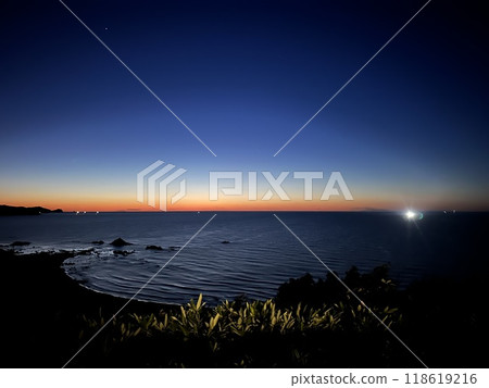 橘色水平線 118619216