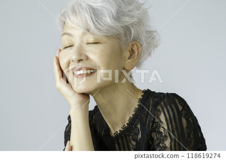 Portrait of a gray-haired senior woman Beauty 118619274