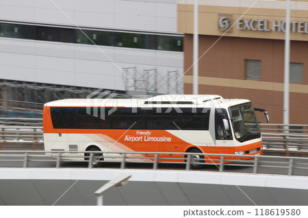 Tokyo Airport Transportation Limousine Bus (Mitsubishi Aero Ace) arriving at Haneda Airport 118619580