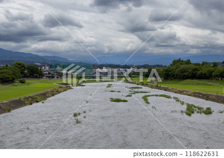 The Saigawa River, Kanazawa, Japan. 118622631