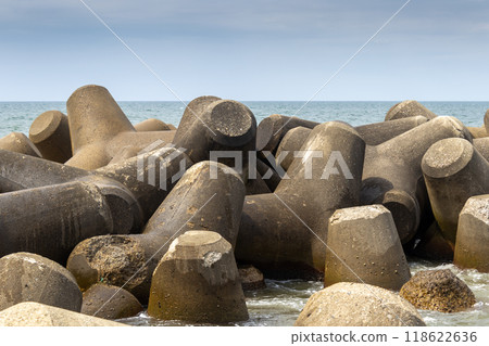 Breakwater made from concrete tetrapods, Oshima Bridge, Fukui, Japan. Breakwater made from concrete tetrapods, Oshima Bridge, Fukui, Japan. 118622636