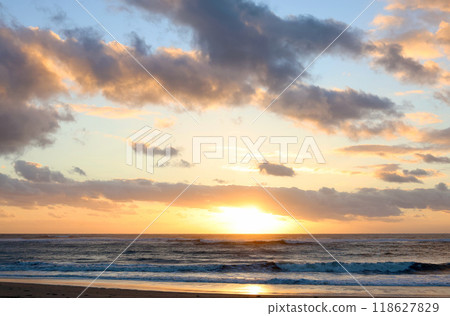Beautiful sunrise sky, Ibaraki Prefecture 118627829