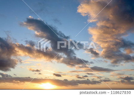 Beautiful sunrise sky, Ibaraki Prefecture Beautiful sunrise sky, Ibaraki Prefecture 118627830