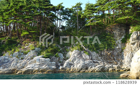 Jodogahama Beach as seen from a boat 118628939
