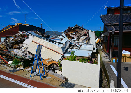 Noto Peninsula Earthquake: Shopping street after the earthquake in Anamizu Town Noto Peninsula Earthquake: Shopping street after the earthquake in Anamizu Town 118628994