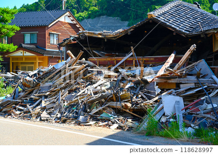 Noto Peninsula earthquake: Collapsed houses in Anamizu town 118628997