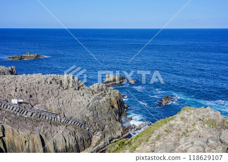 The view of the Sea of Japan from Tojinbo The view of the Sea of Japan from Tojinbo 118629107