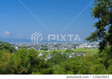 從大神神社最後一座神社久信部彥神社眺望奈良的景色 118629601