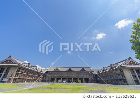 Tenrikyo Church Headquarters, in front of the separate seating area 118629623