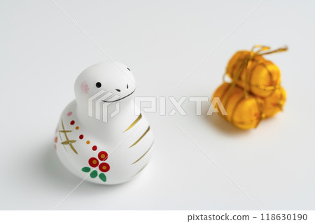 【新年素材】蛇年生肖擺件 【新年素材】蛇年生肖擺件 118630190