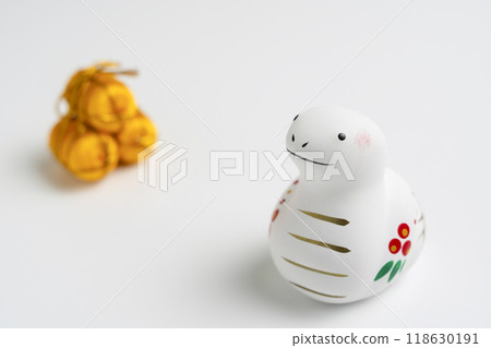 【新年素材】蛇年生肖擺件 【新年素材】蛇年生肖擺件 118630191