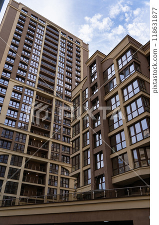 High, multi-storey, multi-entrance house in Minsk 118631877