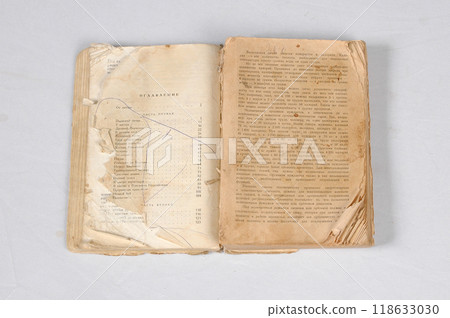 Old antique vintage open book on white 118633030