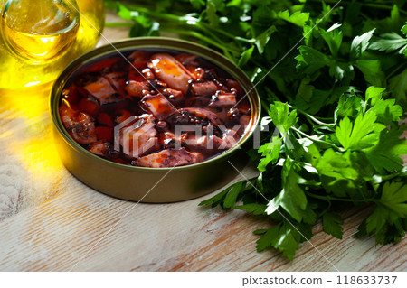 Squid tentacles in Galician sauce 118633737