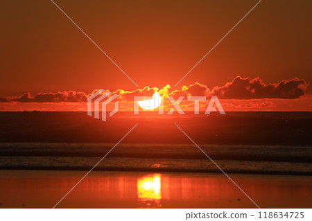 beautiful beach sunrise beautiful beach sunrise 118634725