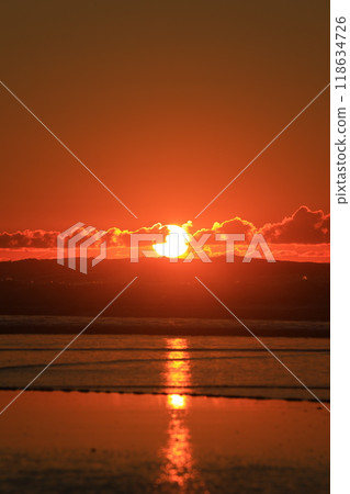 美麗的海灘日出 美麗的海灘日出 118634726