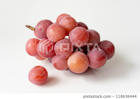 Queen Nina Red Grape Photo 118636444
