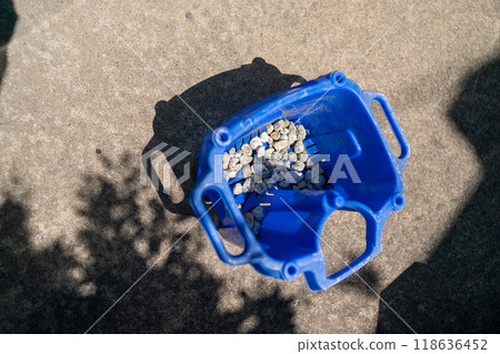 Pot bottom stone 118636452